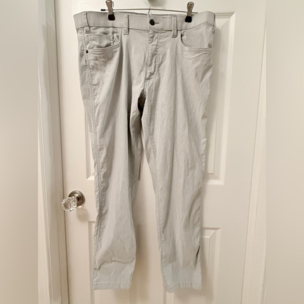 Haggar Active Series Stretch 5 Pocket Gray Pants Sz 38x30.  EUC AJ